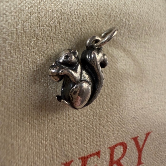 Retired Squirrel charm - Picture 2 of 3